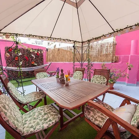 Luxury Artistic Digital Nomad 2 Bedroom W/terrace Apartment