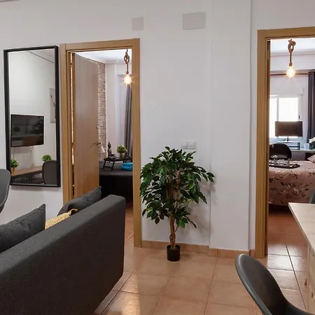 Luxury Artistic Digital Nomad 2 Bedroom W/terrace Apartment