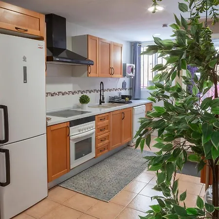 Daire Artsy Large Getaway - 2 Bedroom W Huge Patio - Great For Families And Digital Nomads